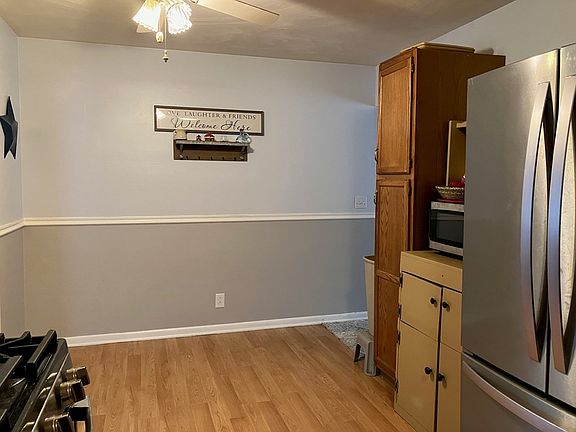 4th image of 939 Edison St