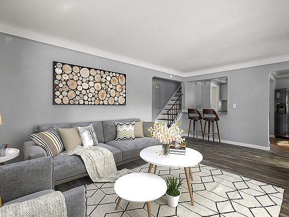 2nd image of 6910 Renwood Dr