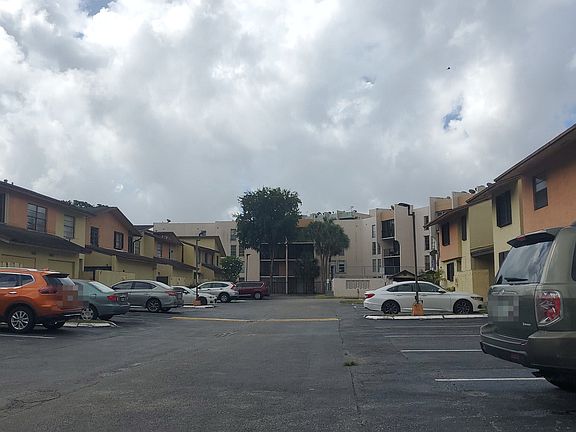 4th image of 9650 Fontainebleau Blvd