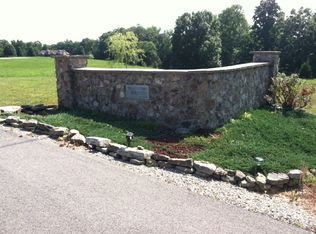 Danielle Dr, Russell Springs, KY 42642