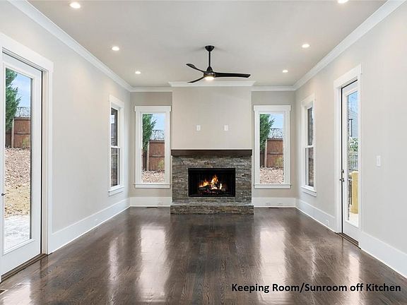 3rd image of 4001 Oak Forest Cir