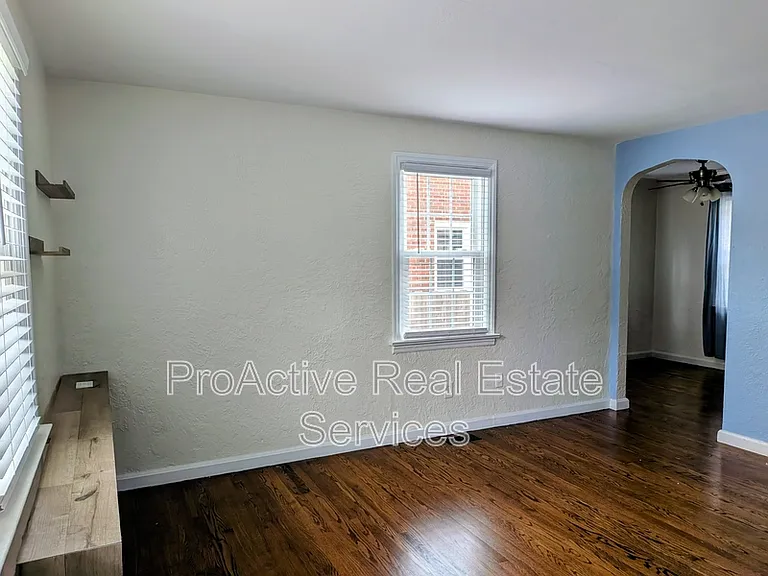 9421 Phillip Ave — Photo 7