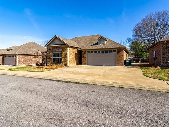 4th image of 2535 18th Loop