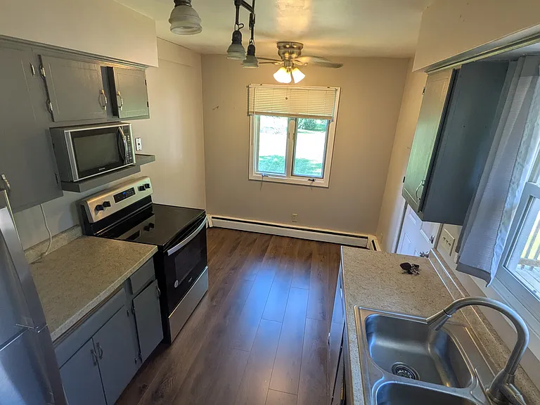 547 Allen Ave — Photo 8