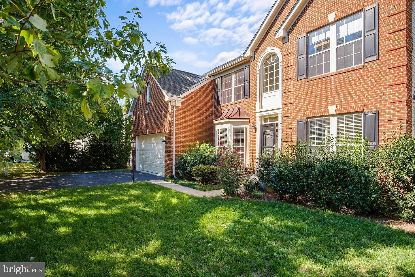 5 bed, 4.5 bath, 3244 sqft, $4,350 — Photo 1