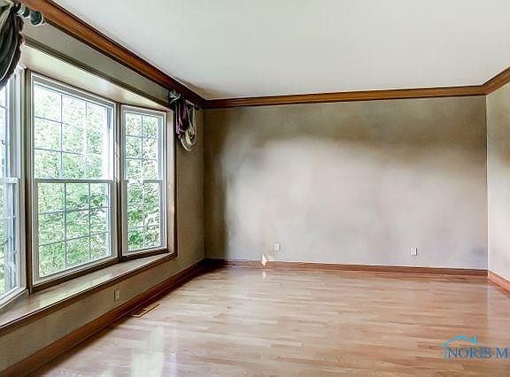 5th image of 2238 Saratoga Dr