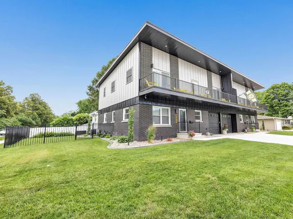 1749 S Oneida St, Green Bay, WI 54304