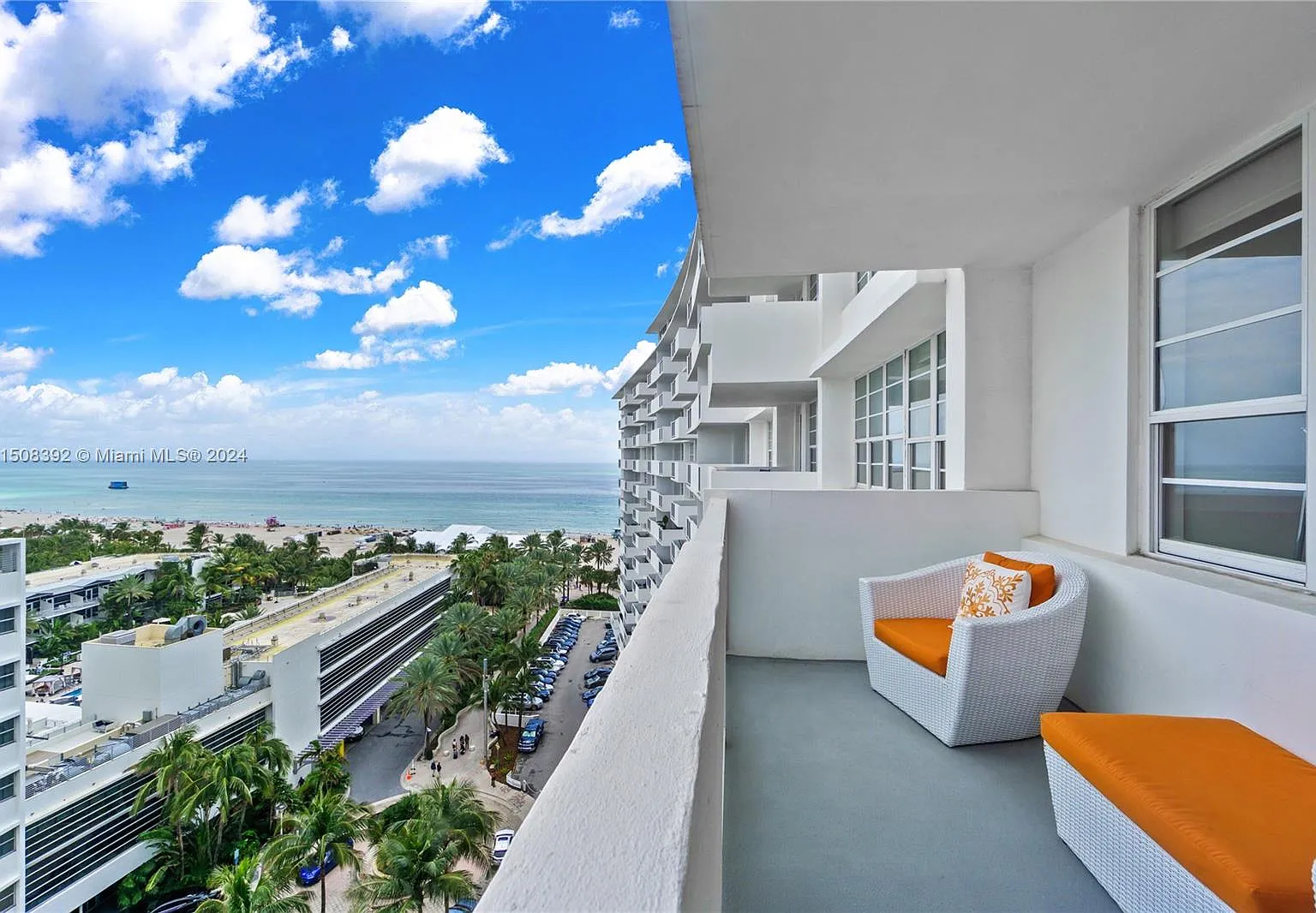 The Decoplage Condo — Photo 1