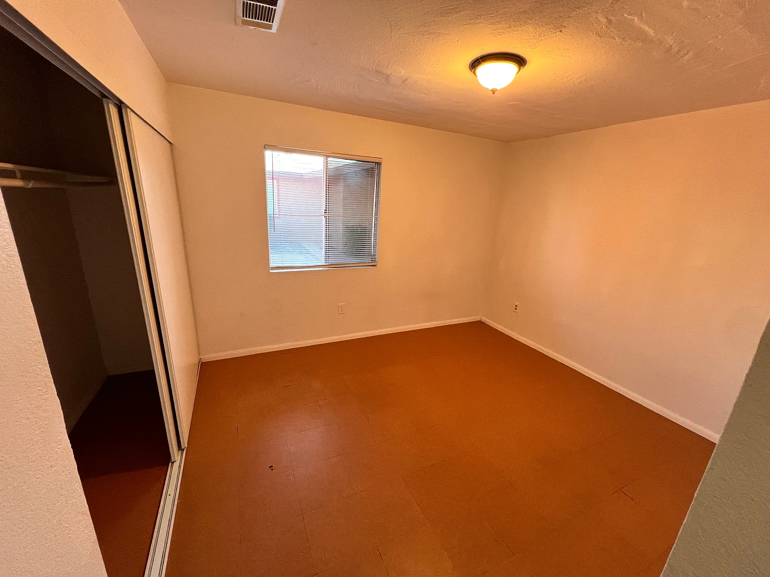 2 bed, 903 sqft, $1,600 — Photo 1