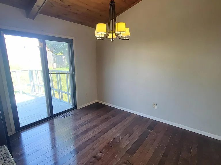 577 El Paseo Pl — Photo 5