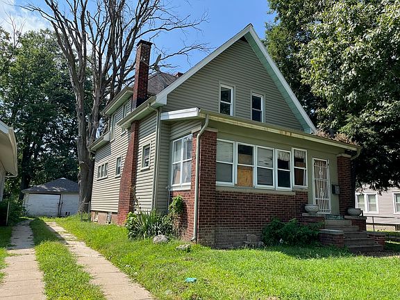 3rd image of 2111 N North St