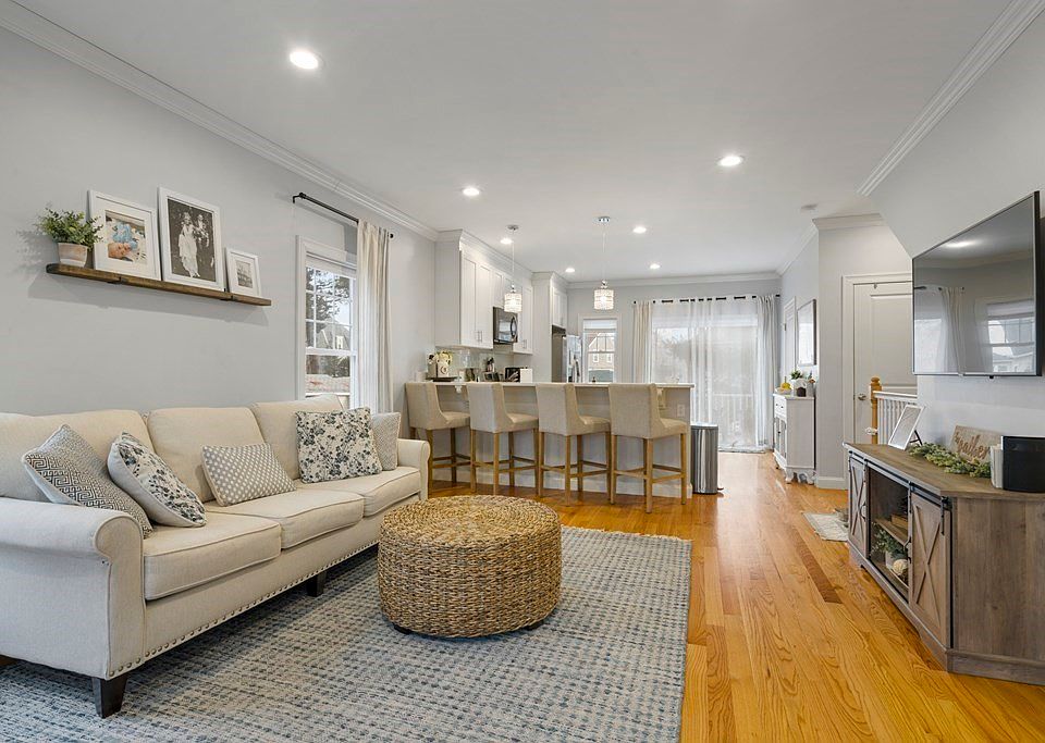 1st image of 7 James St Unit A