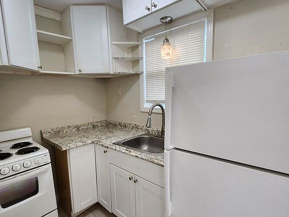 5th image of 3000 Torres Ave #B