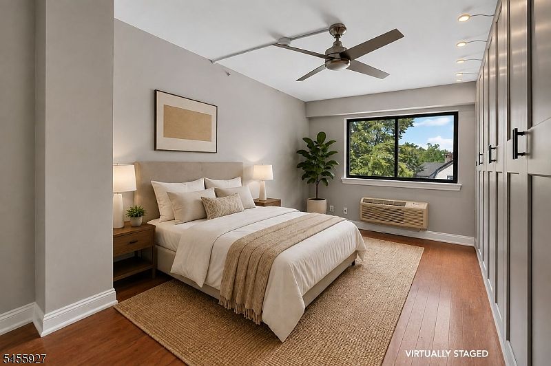 1st image of 60 Parkway Dr E APT 4JJ
