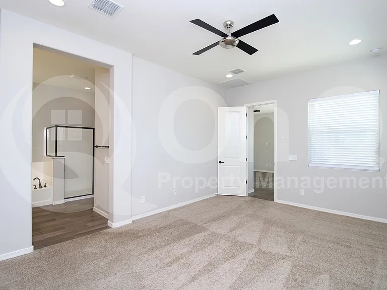 2051 E Wisteria Dr — Photo 8