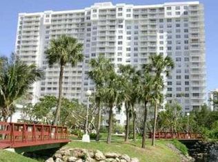 2801 NE 183rd St APT 402W, Aventura, FL 33160