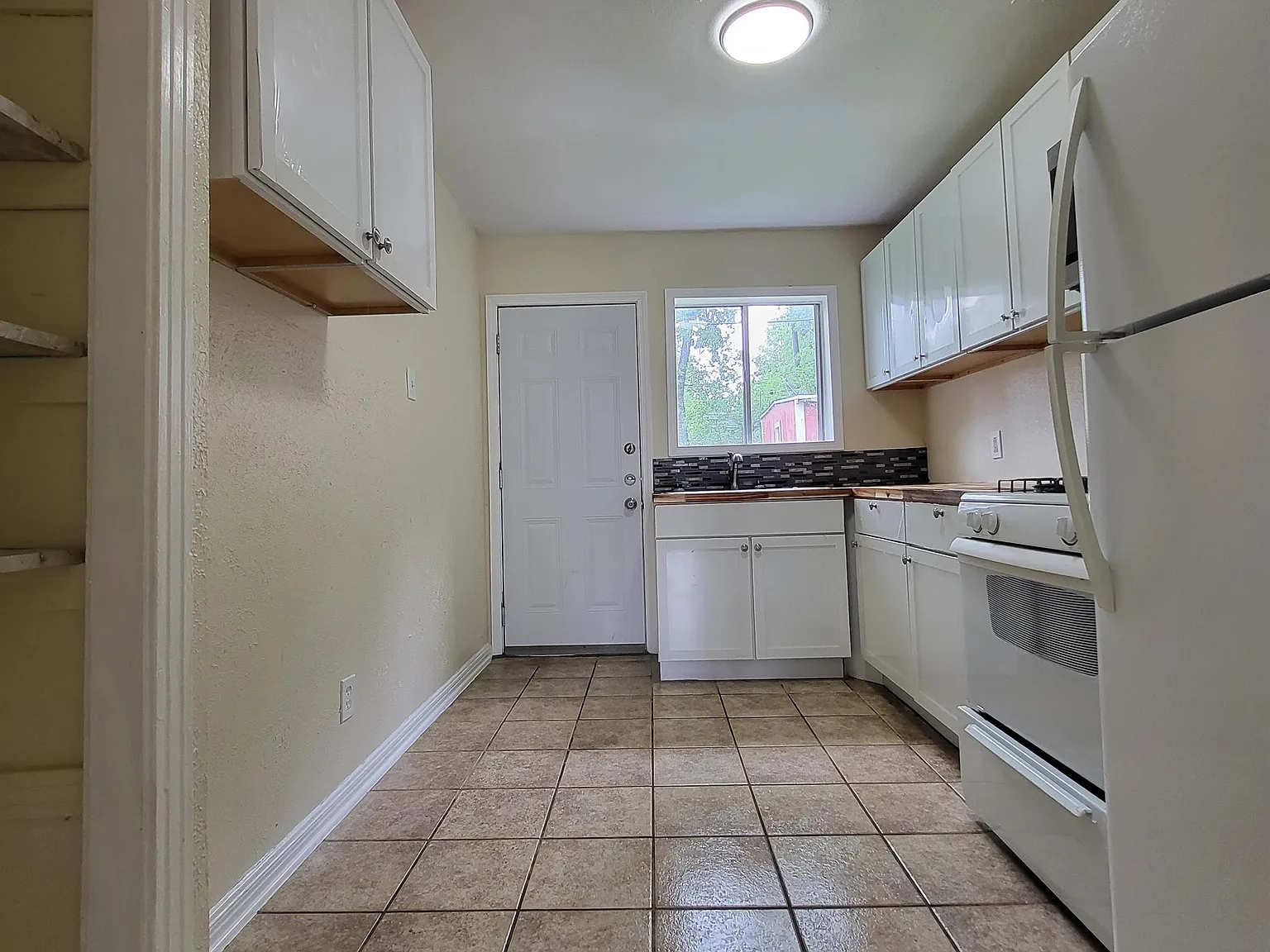 1112 Williamson Drive - . — Photo 2