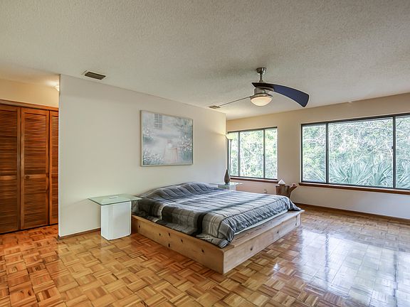 4th image of 410 Camelia Trl