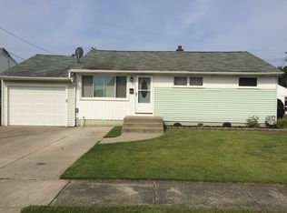 90 Alaska St, Cheektowaga, NY 14206