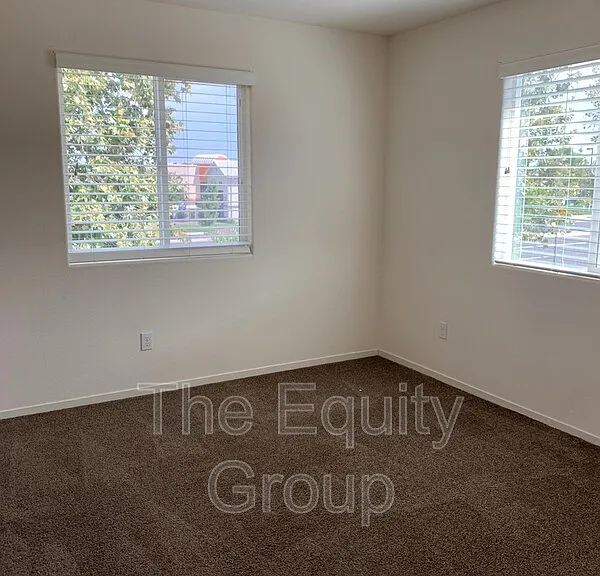 2218 W Lark Ave — Photo 6
