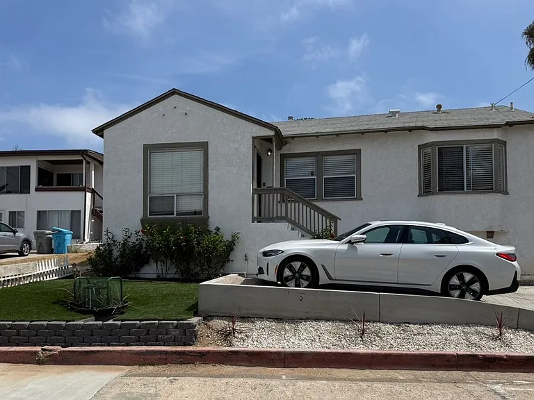 3723 Columbia St — Photo 1