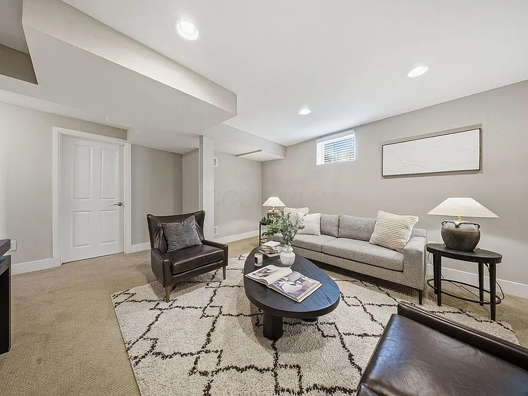567 Lathrop St — Photo 36