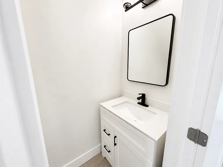 482 King William St — Photo 10