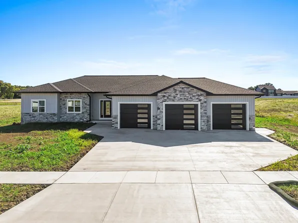 335 Lansdowne St, De Pere, WI 54115