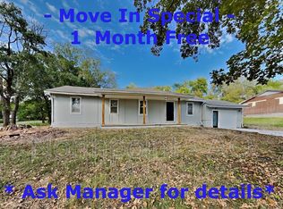 400 E 165th St, Belton, MO 64012