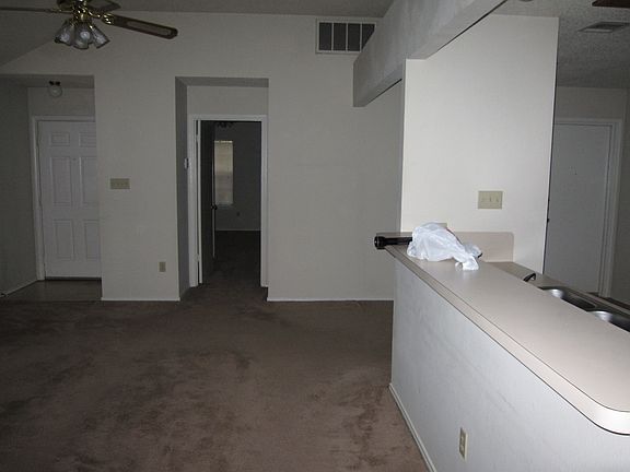 4th image of 843 Mica Ln