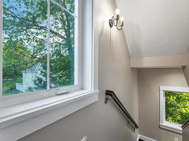 2 Lake St #B — Photo 41