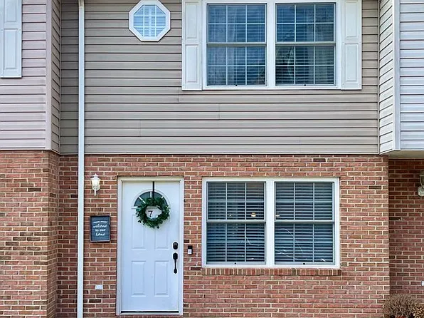 7 Hannah Ln, Morgantown, WV 26505