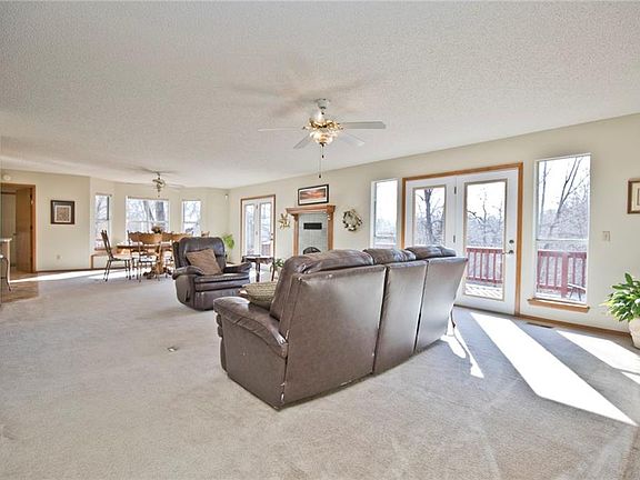 5th image of 106 E Woodside Ln