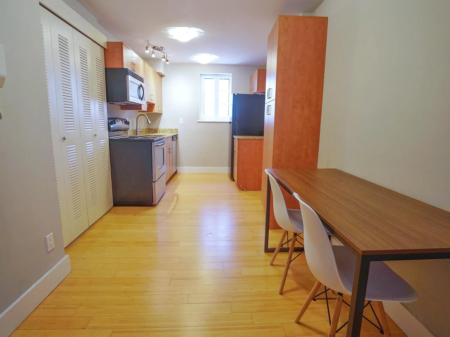 607 Westgate Ave — Photo 4
