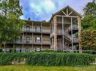 800 Meadowview Dr APT 17, Boone, NC 28607