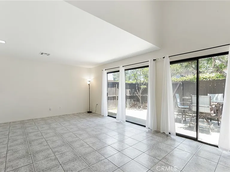 1693 S Heritage Cir — Photo 9