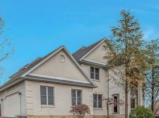 20 Creekside Dr, Wilkes Barre, PA 18702