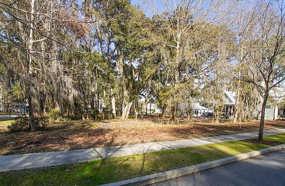 3rd image of 158 Collin Campbell