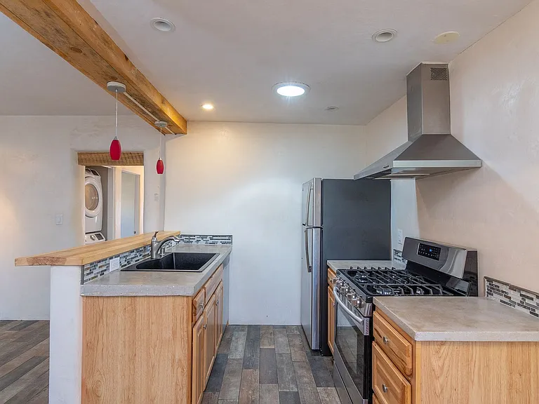 728 Montez Pl — Photo 9