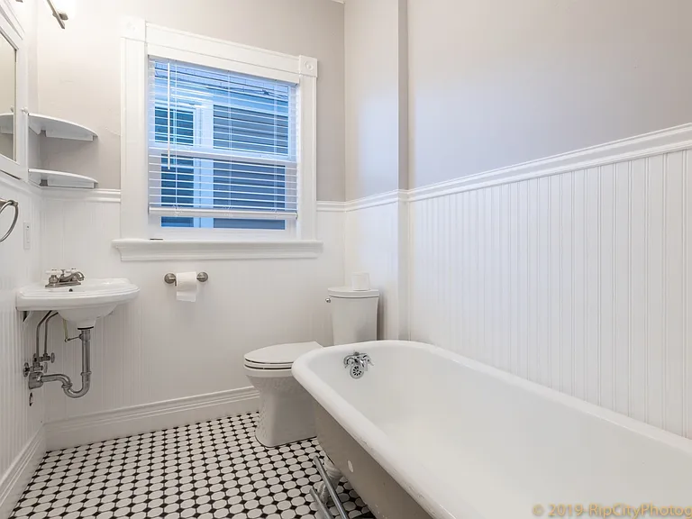 616 NW 22nd Ave — Photo 15