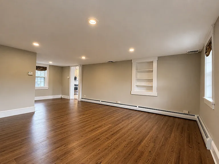 1592 Old Line Rd — Photo 4