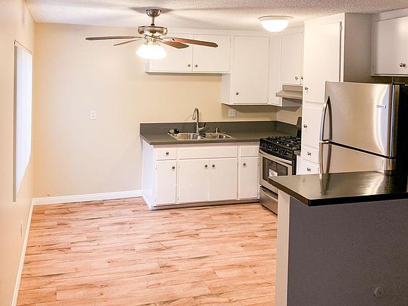 4th image of 8472 Parkway Dr