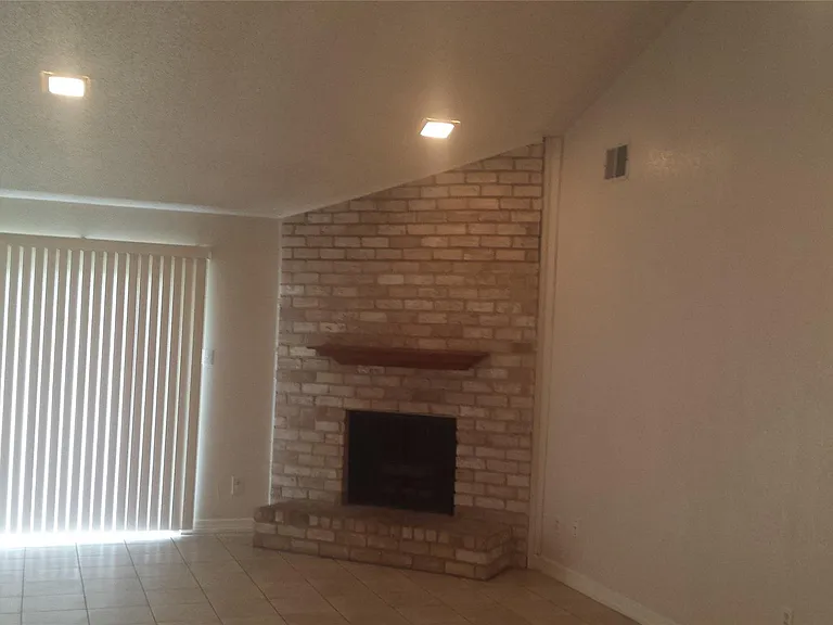 10942 Dunvegan Way — Photo 3