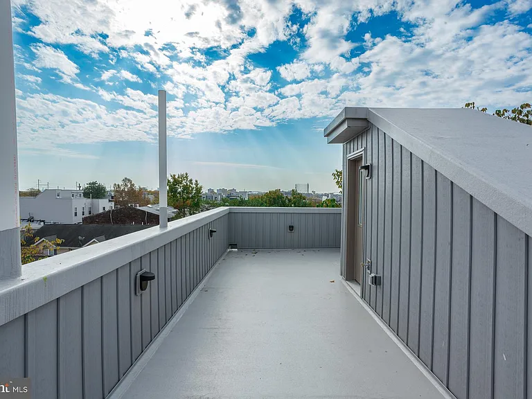 2722 Latona St — Photo 12
