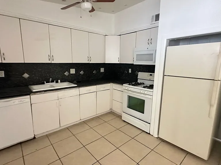 901 Elko Way — Photo 19