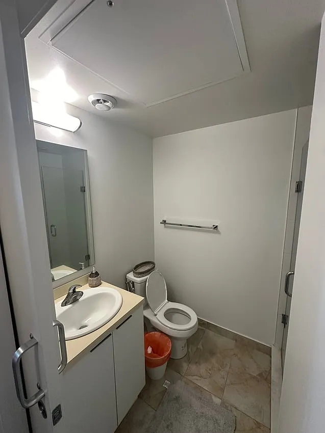 Flex Room - York St & Bremner Blvd — Photo 3