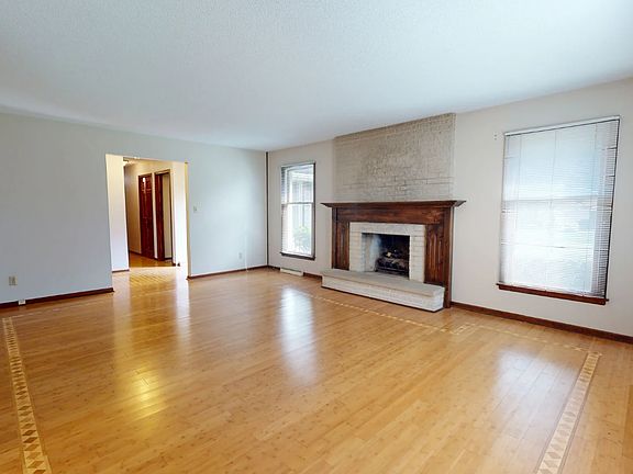 4th image of 933 High Meadow Dr