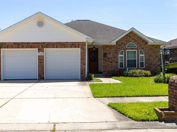 312 River Village Dr, Destrehan, LA 70047