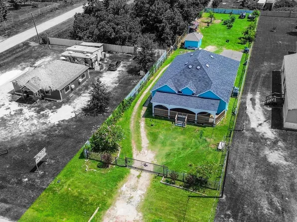 1060 County Road 5021, Cleveland, TX 77327