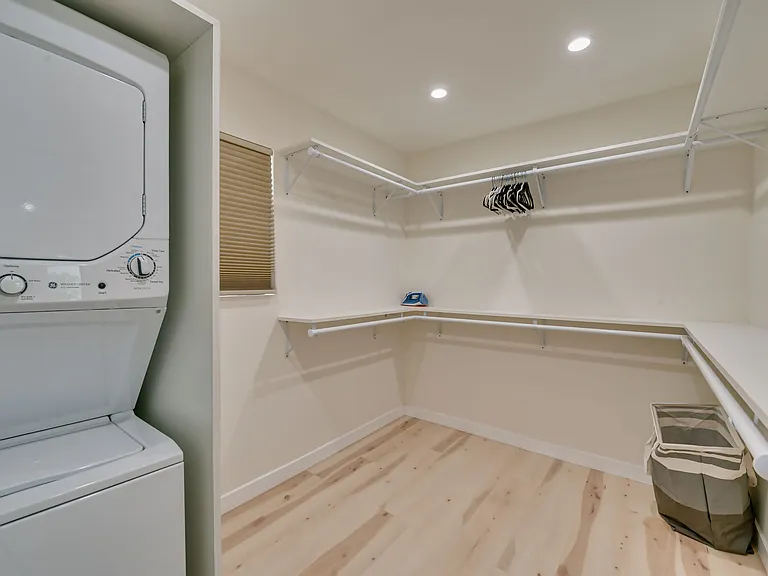 918 N San Vicente Blvd #D — Photo 8